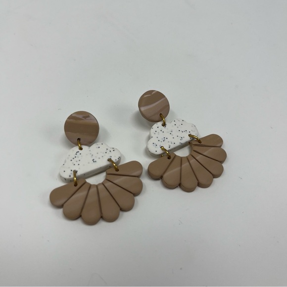 CLAY STATEMENT DROP EARRINGS - Picture 7 of 12
